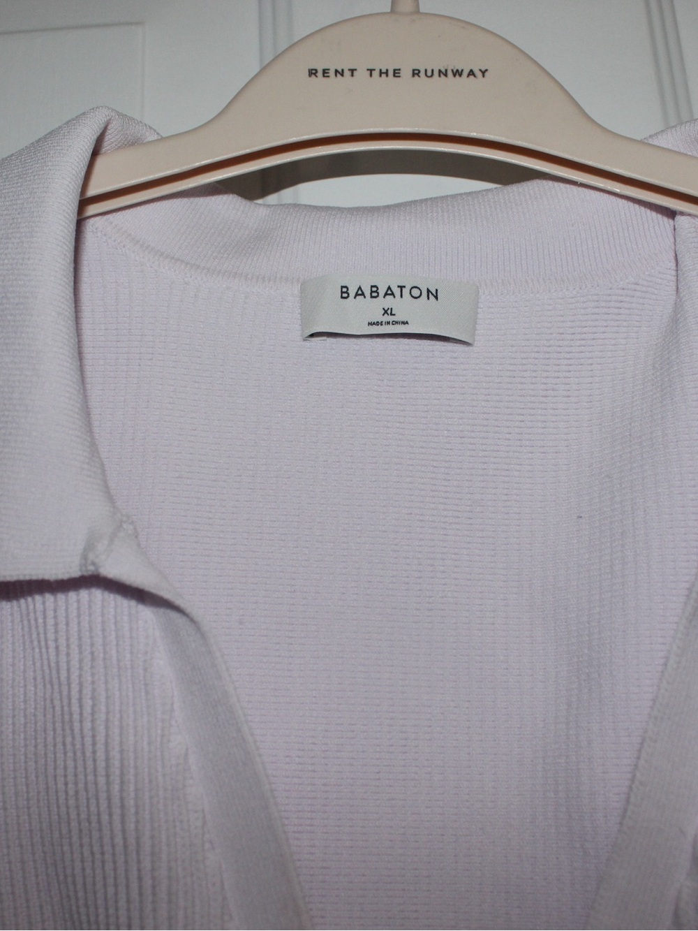 Babaton Pale Lilac Ribbed Sleeveless Polo Crop Top - Picture 4 of 5